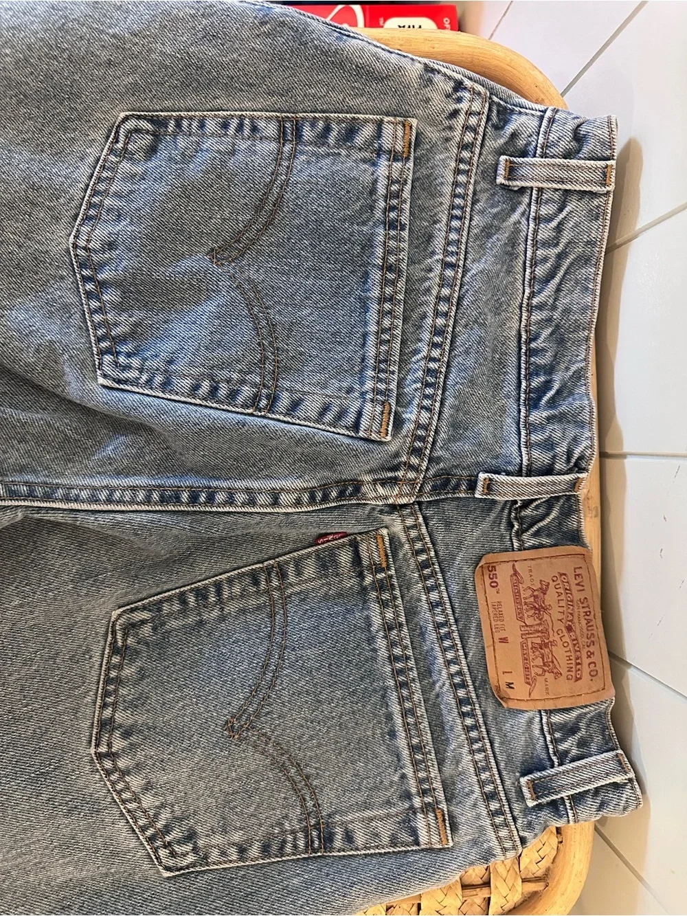 Levi's 550 Relaxed Fit Tapered Leg Jeans - Light Blue Denim